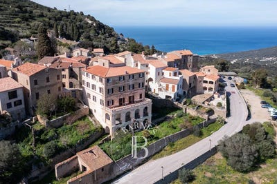 /international/fr/l-ile-rousse-corsica-310100609440/