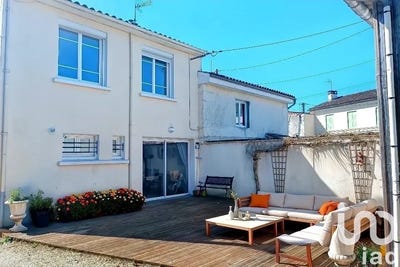 /international/fr/saintes-charente-310098440611/