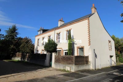 /international/fr/orleans-centre-val-de-loire-310098893459/