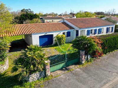 /international/fr/le-perrier-pays-de-la-loire-310106594243/