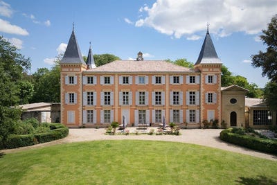 /international/fr/pezenas-languedoc-roussillon-310101045882/?lang=en