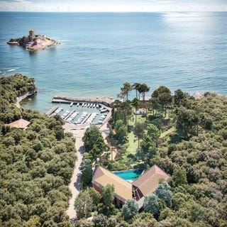 /international/fr/saint-raphael-provence-alpes-cote-d-azur-310101498491/