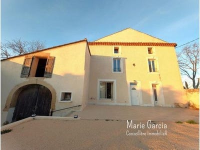 /international/fr/castillon-du-gard-languedoc-roussillon-310106631569/