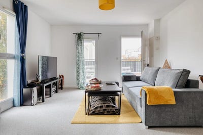 /international/fr/val-de-reuil-upper-normandy-310107972373/