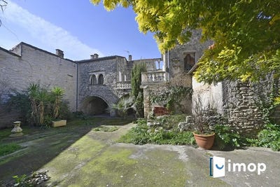 /international/fr/nimes-languedoc-roussillon-310098923332/