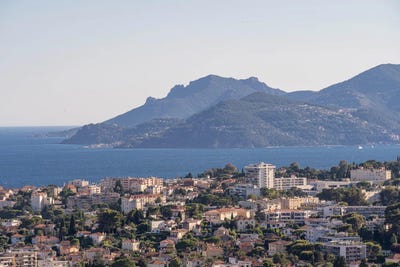 /international/fr/le-cannet-provence-alpes-cote-d-azur-310100962584/?lang=en