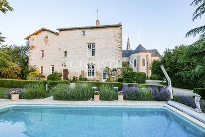 /international/fr/parthenay-charente-310107582159/