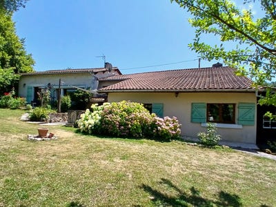 /international/fr/les-essards-charente-310103822554/