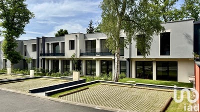 /international/fr/roinville-ile-de-france-310100106813/