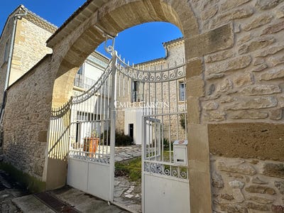 /international/fr/nimes-languedoc-roussillon-310108995971/