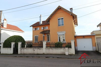 /international/fr/rue-d-epinal-epinal-lorraine-310106388252/