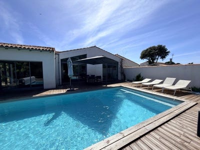 /international/fr/la-couarde-sur-mer-charente-310108429486/