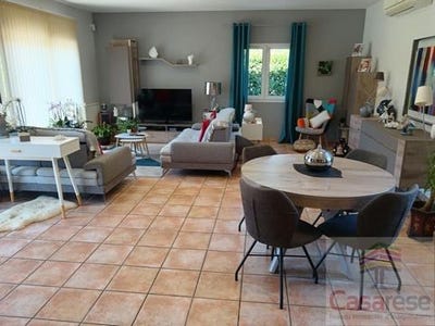 /international/fr/nivolas-vermelle-rhone-120095672063/?lang=en