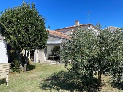 /international/fr/mortagne-sur-gironde-charente-120097558608/