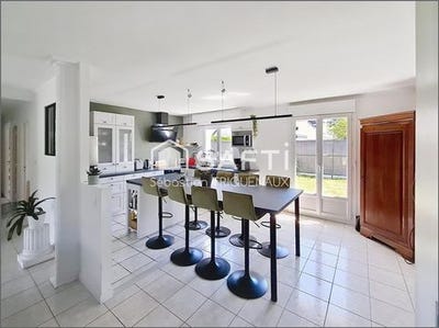 /international/fr/avrille-pays-de-la-loire-310106997098/