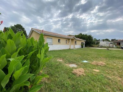 /international/fr/saint-savin-charente-310107864719/