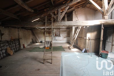 /international/fr/neuvicq-le-chateau-charente-310100275970/