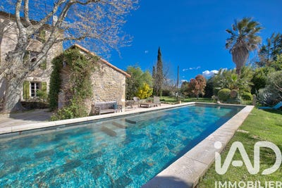 /international/fr/tarascon-provence-alpes-cote-d-azur-310106994352/
