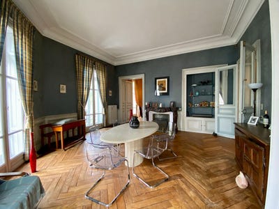 /international/fr/chalon-sur-saone-burgundy-310107599737/