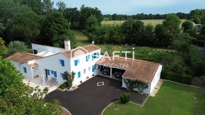 /international/fr/beaulieu-sous-la-roche-pays-de-la-loire-310108942029/
