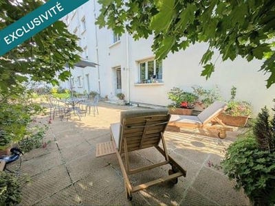 /international/fr/lons-le-saunier-franche-comte-310105518049/