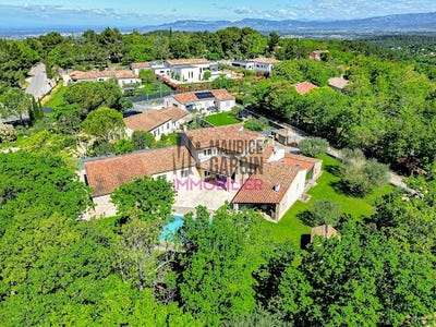 /international/fr/la-roque-sur-pernes-provence-alpes-cote-d-azur-310100273562/?lang=zh-tw