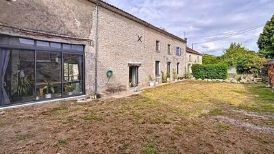 /international/fr/puyreaux-charente-310106359323/