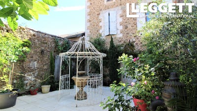 /international/fr/rochechouart-limousin-310094660622/