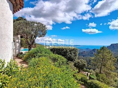 /international/fr/les-adrets-de-l-esterel-provence-alpes-cote-d-azur-310101385473/?lang=zh-tw