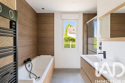 /international/fr/savigne-l-eveque-pays-de-la-loire-310108319532/