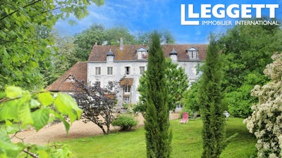 /international/fr/cour-cheverny-centre-val-de-loire-310104565102/