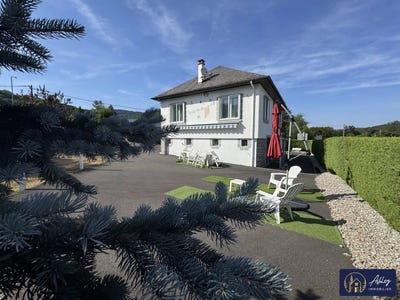 /international/fr/bort-les-orgues-limousin-310109432998/