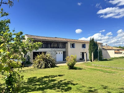 /international/fr/chenac-saint-seurin-d-uzet-charente-310107626335/