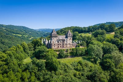 /international/fr/vic-sur-cere-auvergne-310108944244/?lang=th