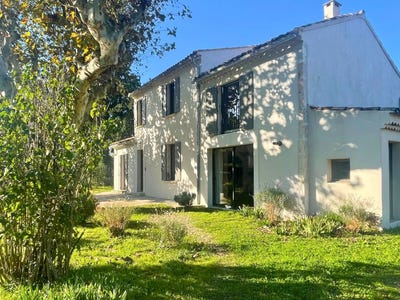 /international/fr/chateaurenard-hh-15827342-chateaurenard-provence-alpes-cote-d-azur-310100957862/