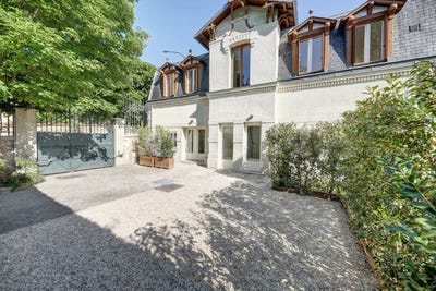 /international/fr/saint-germain-en-laye-ile-de-france-310099614438/