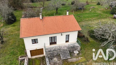 /international/fr/lussac-charente-310106135878/