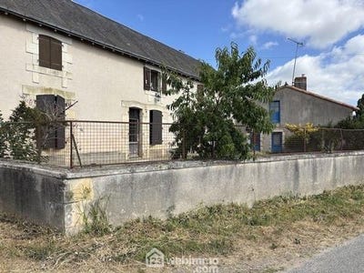 /international/fr/4-le-bois-de-l-essart-la-puye-charente-310106833380/