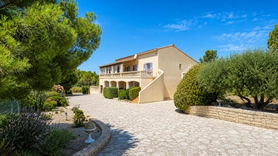 /international/fr/cuxac-d-aude-languedoc-roussillon-310109329363/