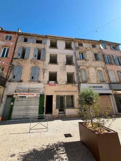 /international/fr/tarascon-provence-alpes-cote-d-azur-310108453918/