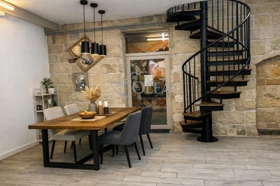 /international/fr/uzes-languedoc-roussillon-310108596121/