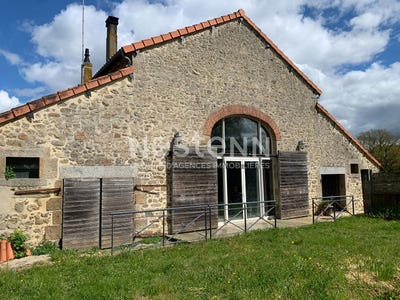 /international/fr/mauleon-charente-310105898035/