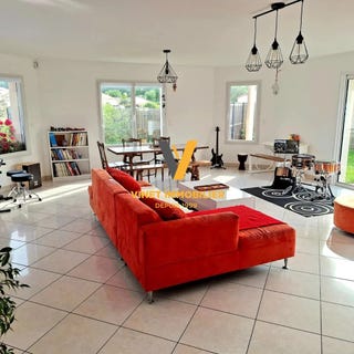 /international/fr/montbert-burgundy-310098923456/