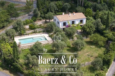 /international/fr/chateauneuf-grasse-provence-alpes-cote-d-azur-310100672408/