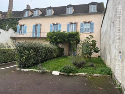 /international/fr/joigny-burgundy-120095217062/