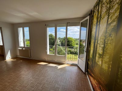 /international/fr/fontenay-le-comte-pays-de-la-loire-310108726378/