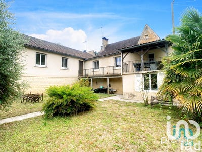 /international/fr/les-eyzies-aquitaine-310101469885/?lang=en
