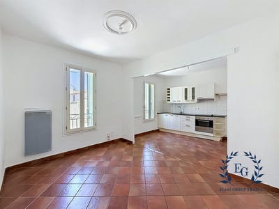 /international/fr/aubais-languedoc-roussillon-310108526320/