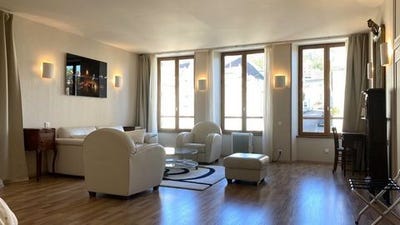 /international/fr/l-isle-sur-serein-burgundy-120096368696/?lang=zh-cn