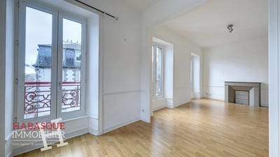 /international/fr/landerneau-brittany-310106938585/